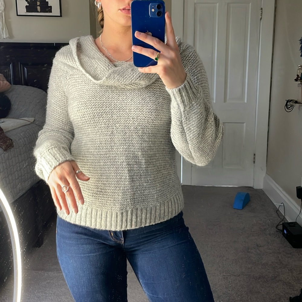 Women’s AE sweater